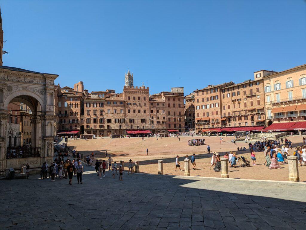 foto scattata con pixel 7a- piazza