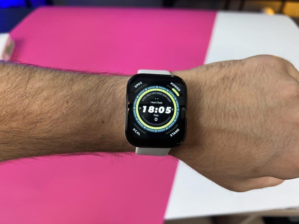 Recensione Amazfit Bip 5 schermo