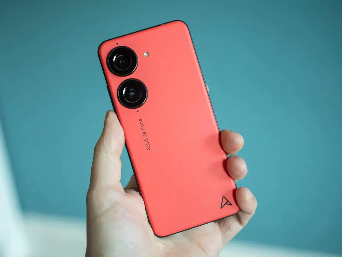 smartphone compatto top di gamma - ASUS Zenfone 10