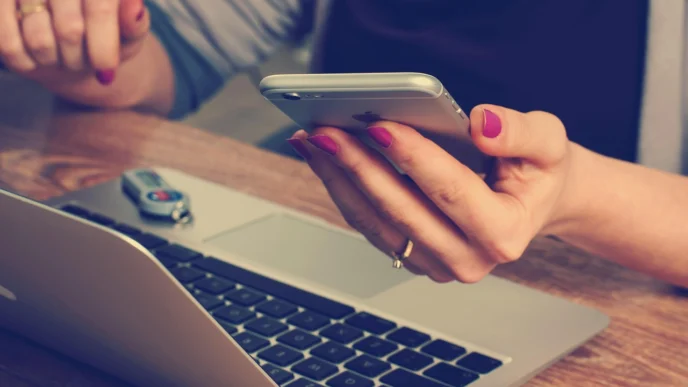 smartphone-laptop