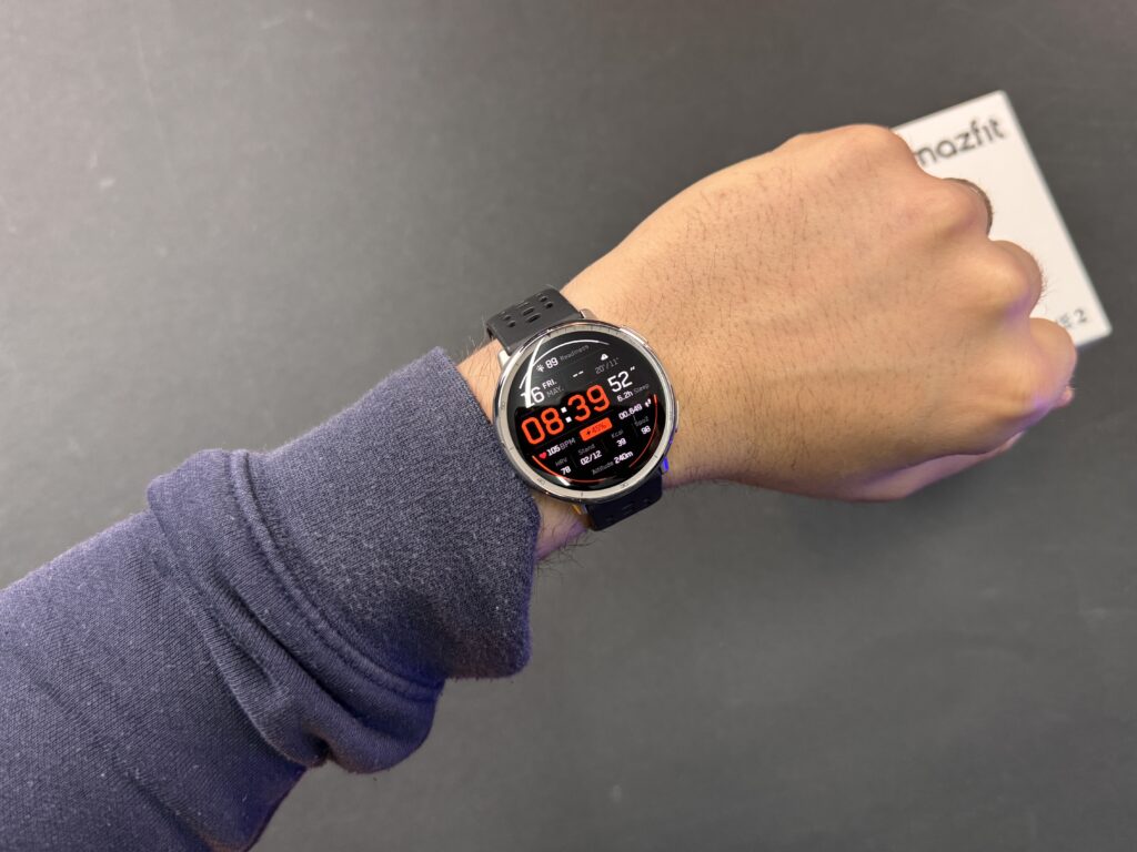 amazfit active 2 - design e materiali