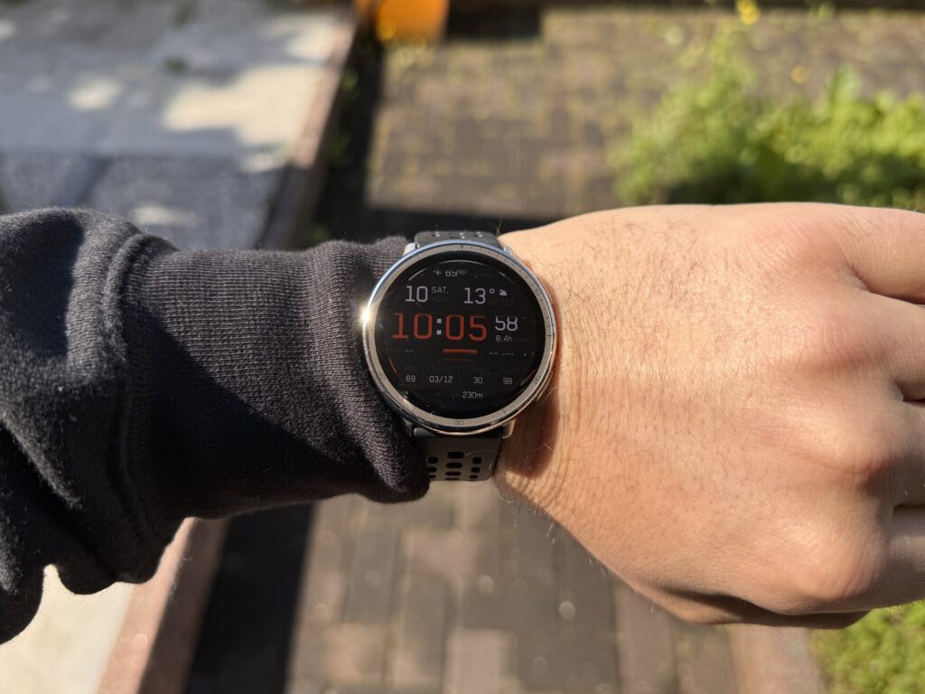 amazfit active 2 - leggibilità dello schermo all'aperto sotto la luce del sole