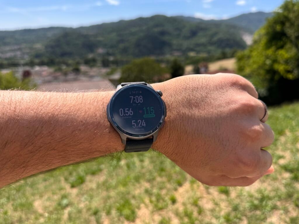 Recensione Amazfit Balance 2 - leggibilità dello schermo sotto la luce del sole