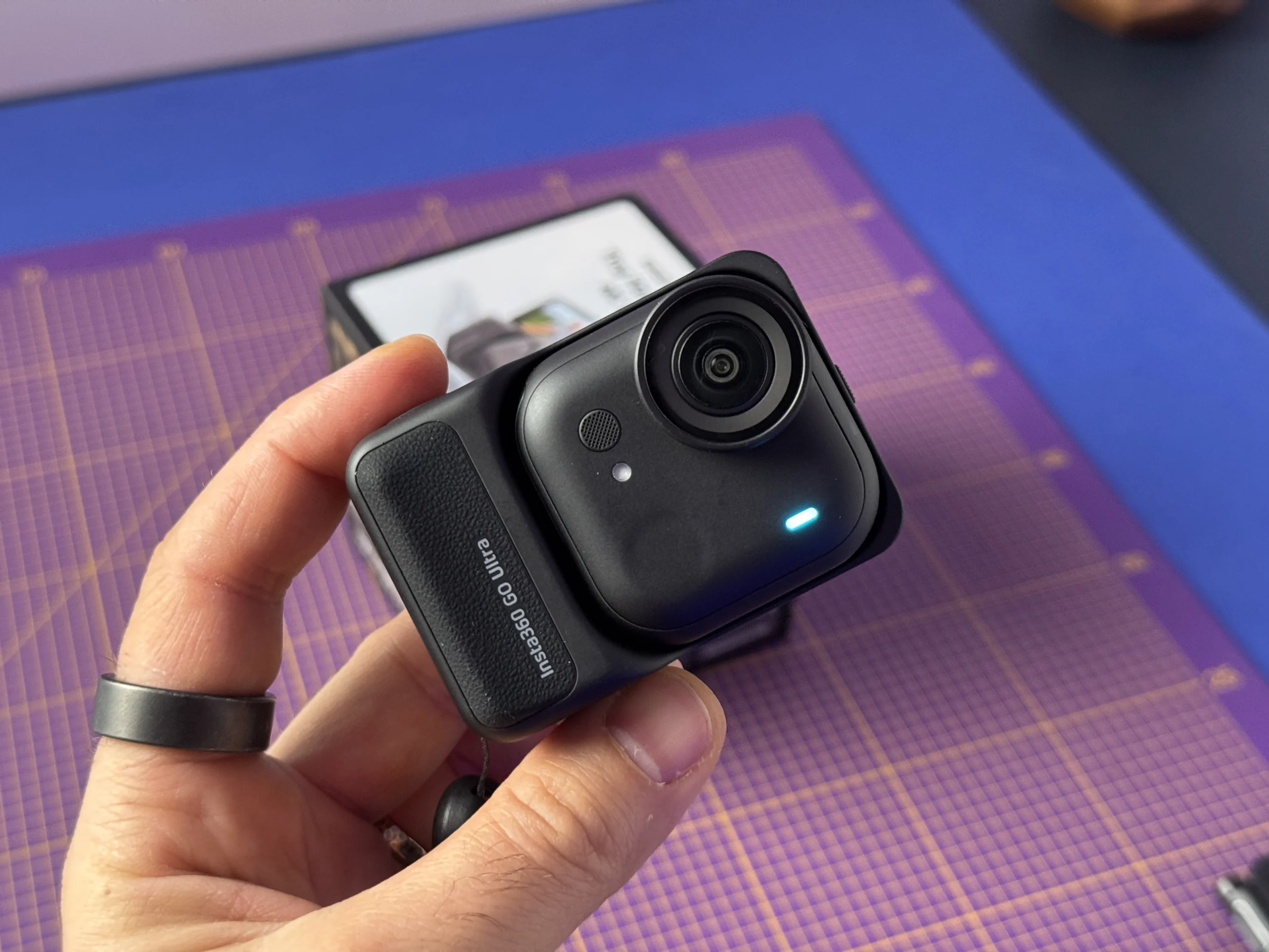 Insta360 GO Ultra - design e costruzione