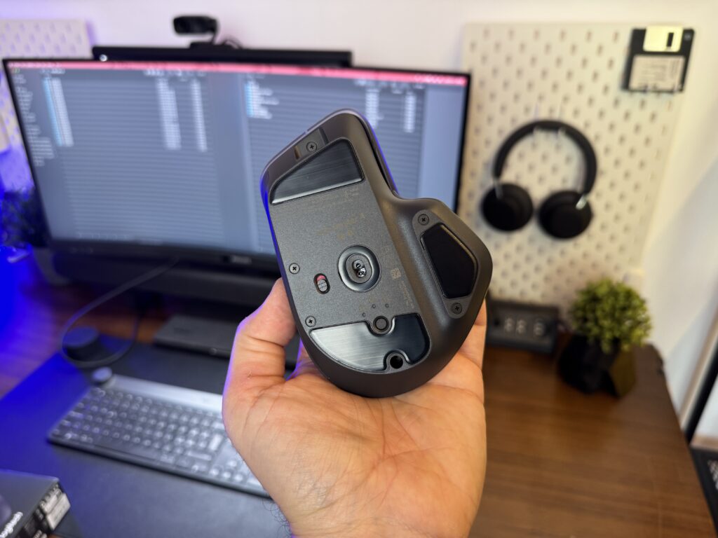 Logitech MX Master 4 sensore e pad interni