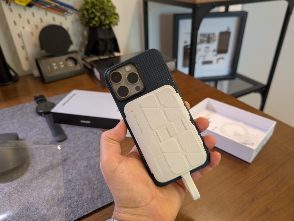 recensione insta360 snap - collegata sul retro di iphone